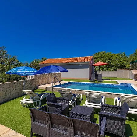 Holiday home Holiday Boro Linardici